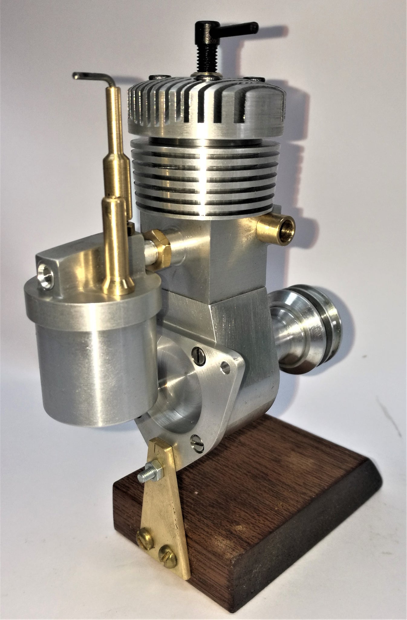 Vintage model shop diesel engines